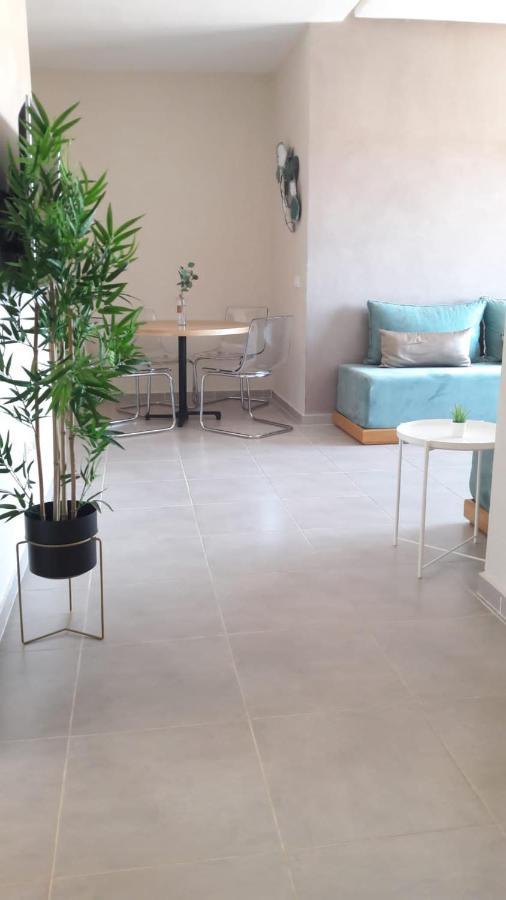 Appart. Luxueux Avec Piscine, Cosy, Bien Situe Bouznika Luaran gambar